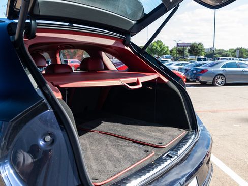 Used 2021 Bentley Bentayga AWD/4WD image 74