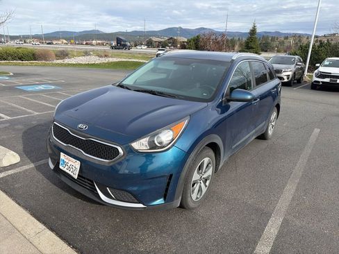 Used 2019 Kia Niro LX image 2