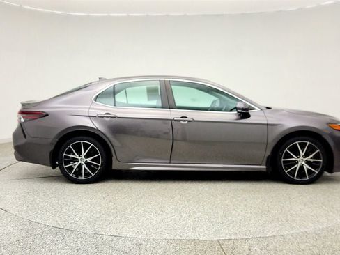 Used 2023 Toyota Camry SE w/ Cold Weather Package AWD/4WD image 4