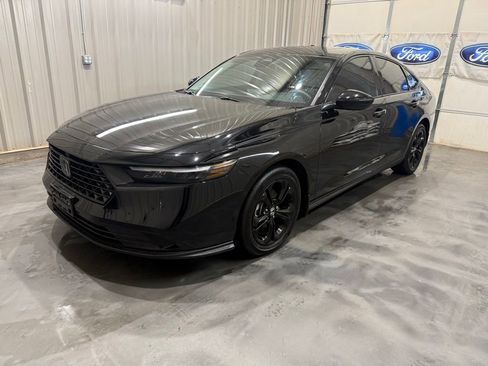 Used 2025 Honda Accord SE image 3