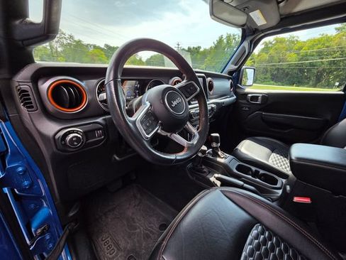 Used 2023 Jeep Gladiator Mojave w/ Cold Weather Group AWD/4WD image 15