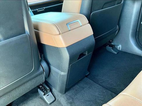 Used 2025 Hyundai Santa Fe Limited image 23