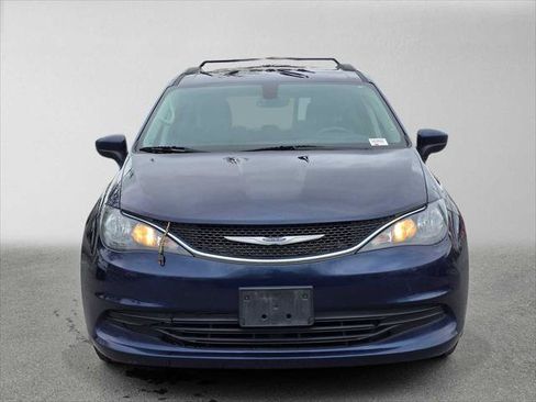 Used 2020 Chrysler Voyager Lxi FWD image 8