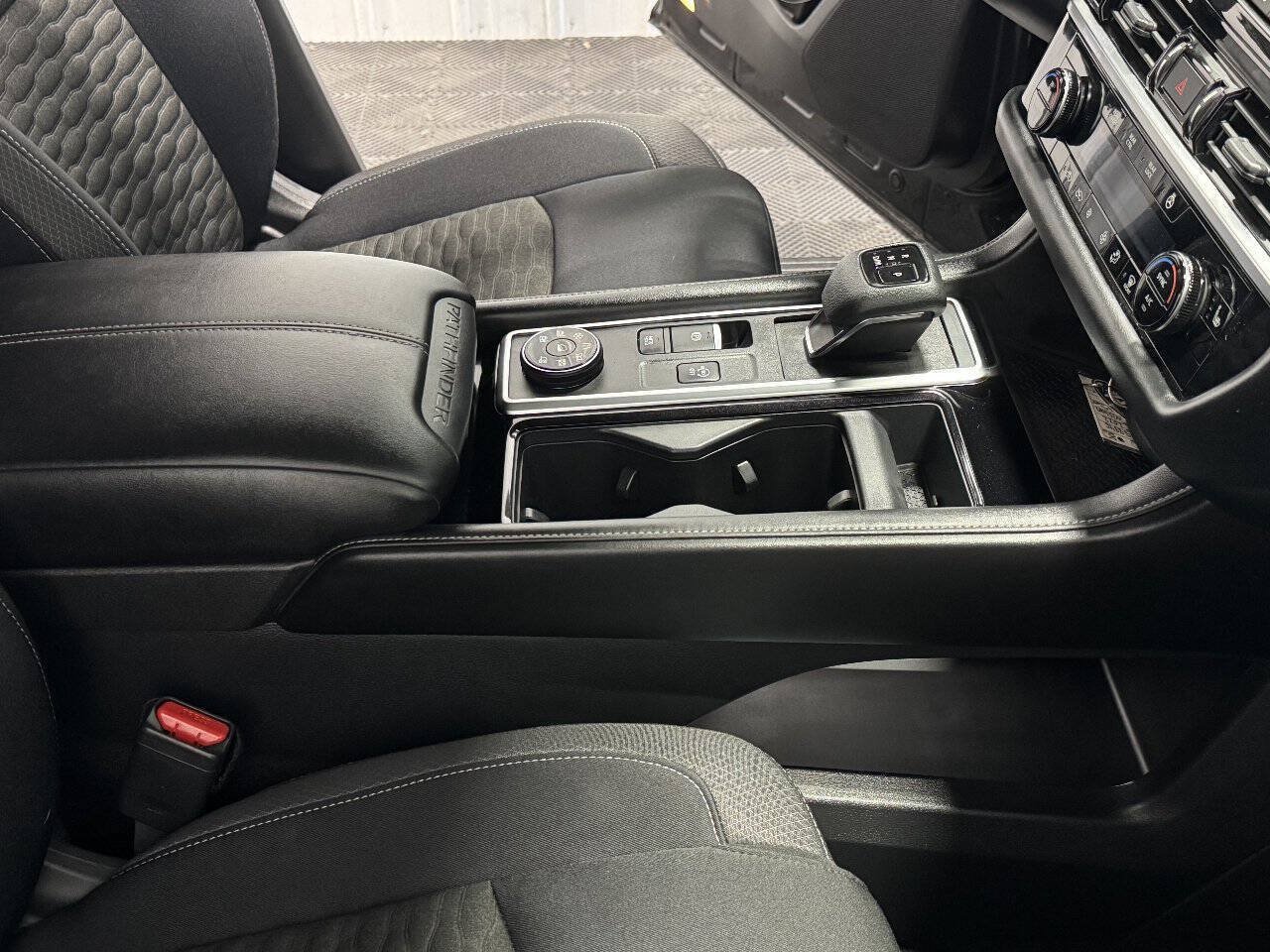 Used 2022 Nissan Pathfinder S AWD/4WD image 19