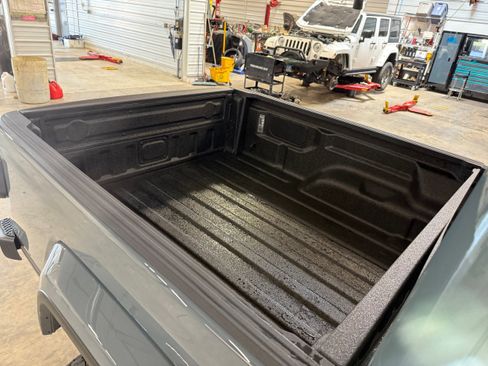 New 2025 Jeep Gladiator Sport AWD/4WD image 7