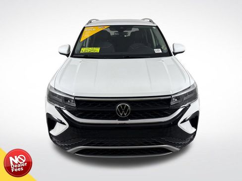 Used 2023 Volkswagen Taos SE FWD image 9