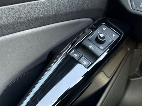 Certified 2021 Volkswagen ID.4 Pro RWD image 17