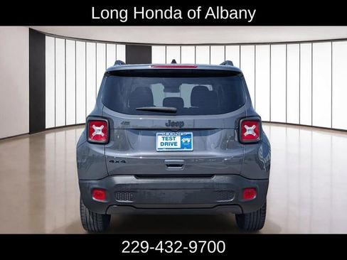 Used 2023 Jeep Renegade Altitude AWD/4WD image 5