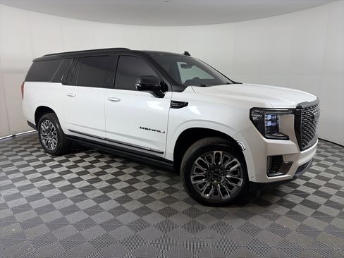 Used 2023 GMC Yukon XL Denali Ultimate image 1