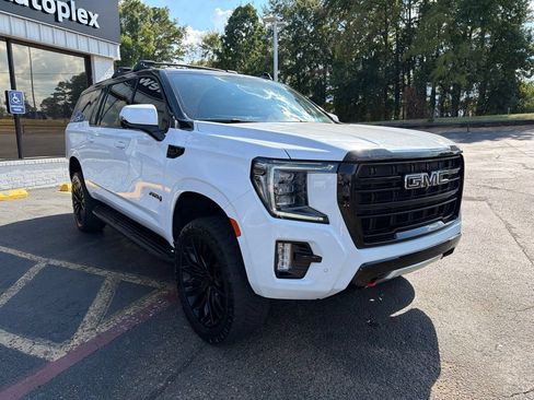 Used 2023 GMC Yukon XL AT4 w/ Technology Package AWD/4WD image 4