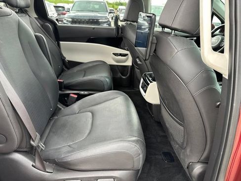 Used 2023 Kia Carnival SX Prestige FWD image 10