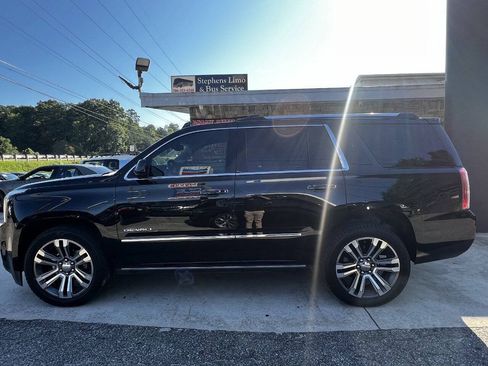 Used 2017 GMC Yukon Denali w/ Open Road Package AWD/4WD image 3