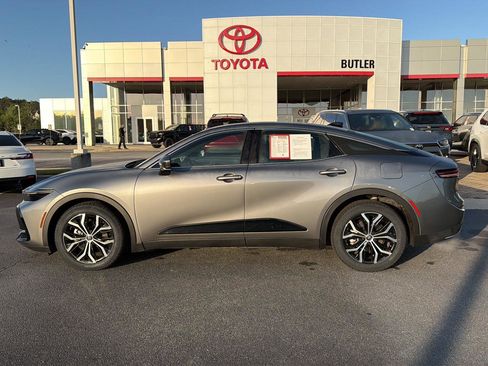 Certified 2025 Toyota Crown XLE image 3