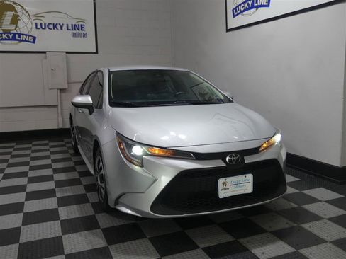 Used 2022 Toyota Corolla LE FWD image 5