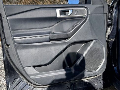 Used 2020 Ford Explorer XLT w/ Equipment Group 202A image 20