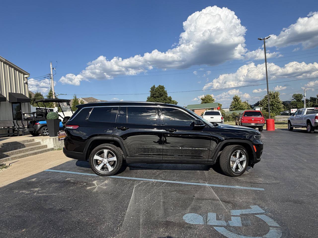 Used 2021 Jeep Grand Cherokee L Limited AWD/4WD image 2