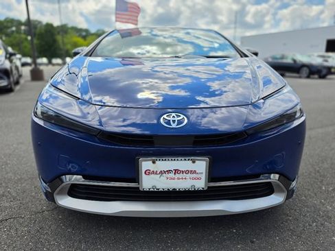 Used 2024 Toyota Prius Prime Premium FWD image 2