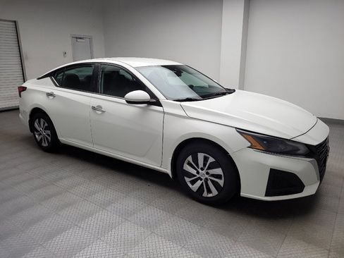 Used 2023 Nissan Altima 2.5 S FWD image 11