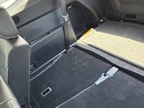 Used 2024 Volkswagen Atlas SE w/ Black Wheel Package FWD image 14