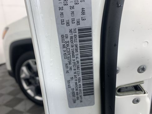 Used 2019 Jeep Compass Limited FWD image 13
