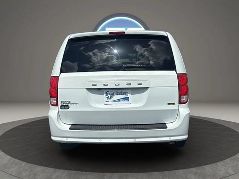 Used 2019 Dodge Grand Caravan SE FWD image 25