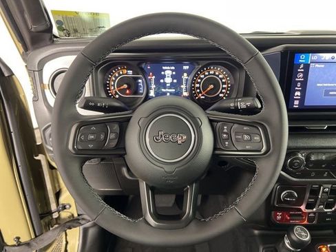 New 2025 Jeep Gladiator Willys image 14