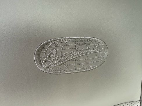 Used 2016 Jeep Grand Cherokee Overland image 25