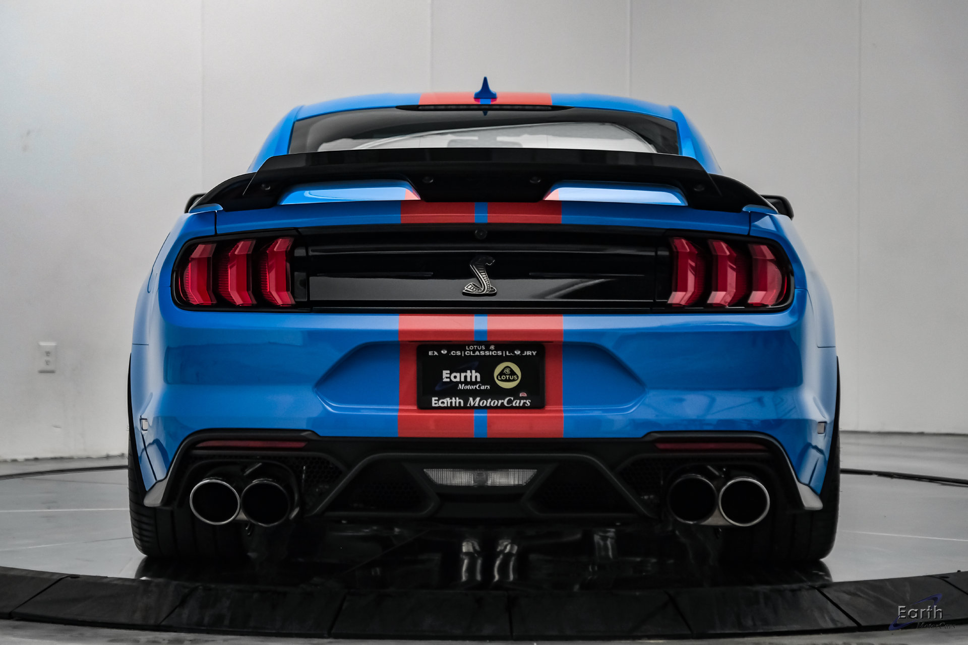 Used 2022 Ford Mustang Shelby GT500 w/ Technology Package RWD image 12