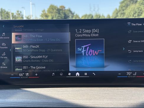 Used 2025 BMW i4 xDrive40i w/ Premium Package image 24