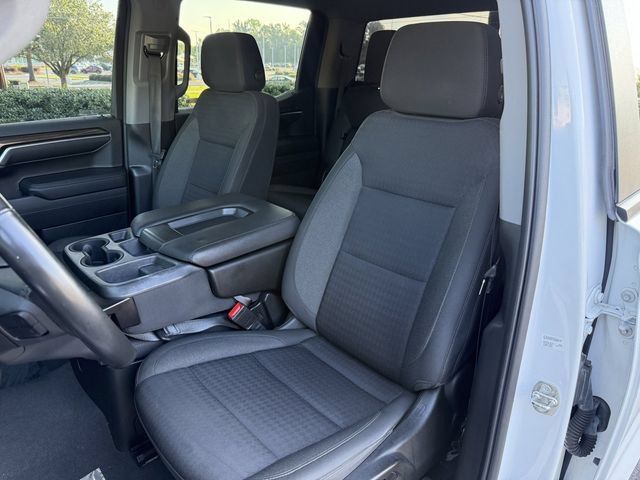 Used 2023 Chevrolet Silverado 1500 LT AWD/4WD image 2