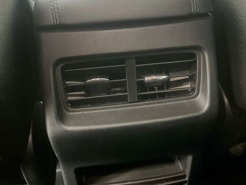 Used 2022 Ford Edge SE image 24