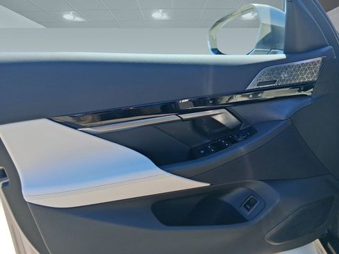 Used 2026 BMW 530i w/ Premium Package image 11