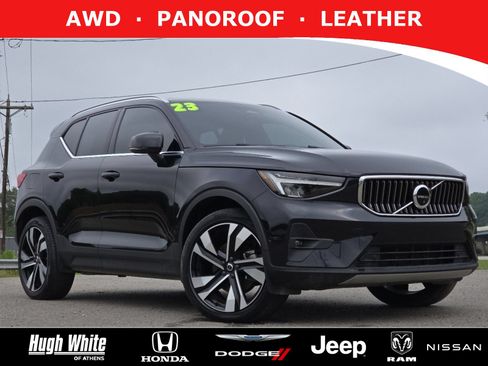 Used 2023 Volvo XC40 B5 Plus w/ Driver Assist Package AWD/4WD image 1