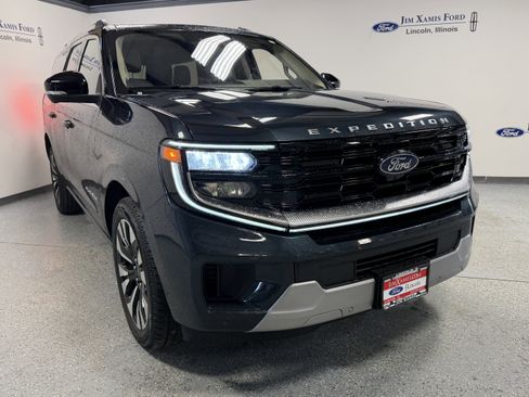 Used 2025 Ford Expedition Max Platinum w/ Driver's Package AWD/4WD image 37
