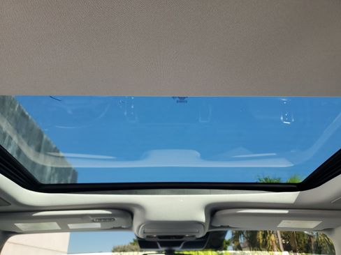 Used 2025 Ford Expedition Platinum w/ Driver's Package image 16