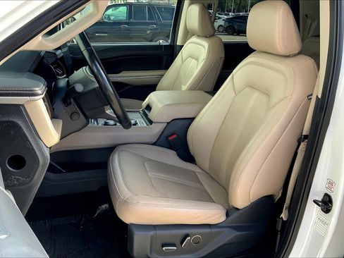 Used 2024 Ford Expedition Max Limited image 7