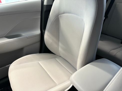 Used 2025 Hyundai Kona SEL FWD image 19