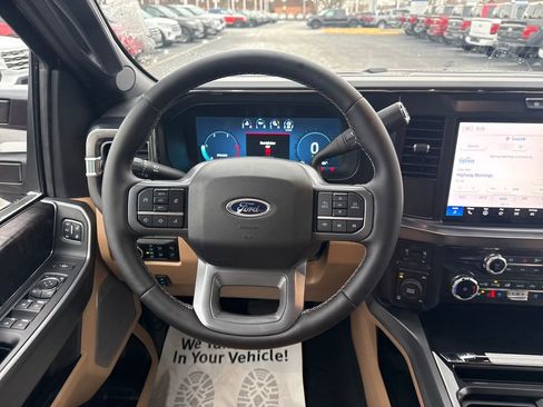 Used 2025 Ford F250 Lariat w/ Chrome Package image 27