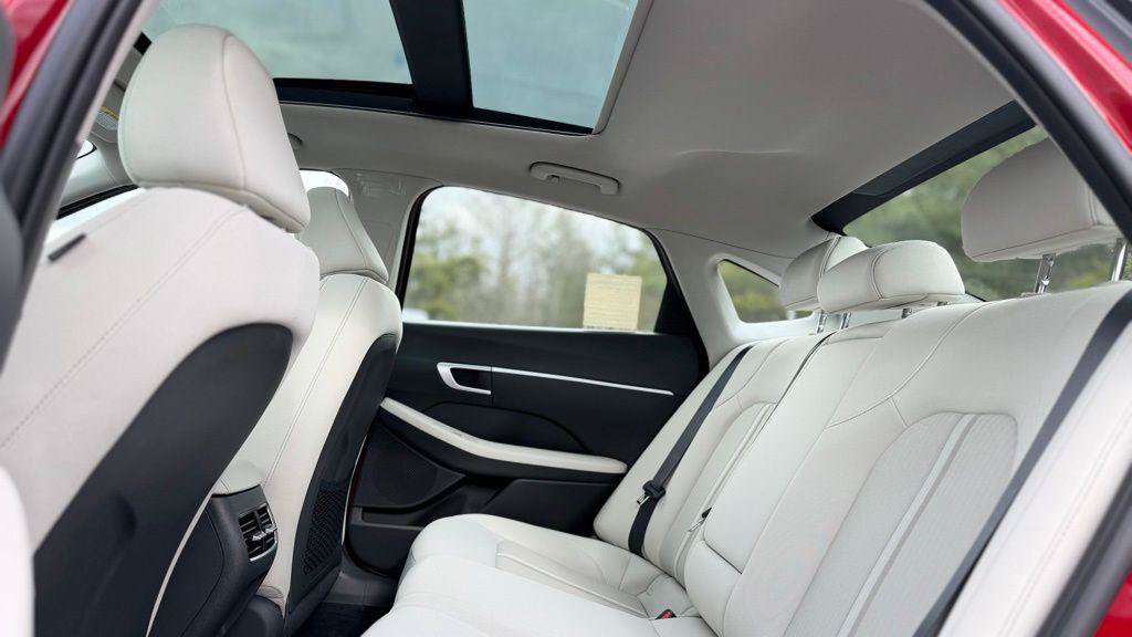 New 2026 Hyundai Sonata SEL FWD image 21