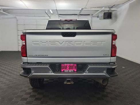 Used 2021 Chevrolet Silverado 2500 LTZ w/ LTZ Premium Package image 9