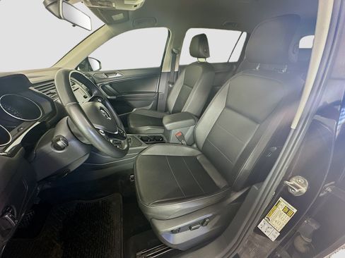 Used 2020 Volkswagen Tiguan SE FWD image 13