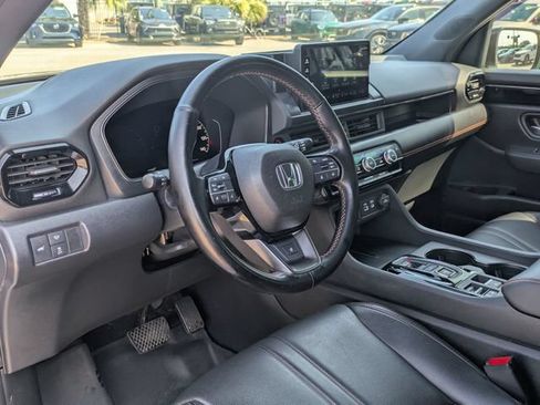 Used 2023 Honda Pilot TrailSport image 33