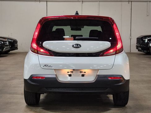 Used 2021 Kia Soul LX image 10