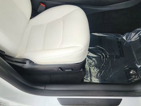 Used 2021 Tesla Model Y Long Range image 22