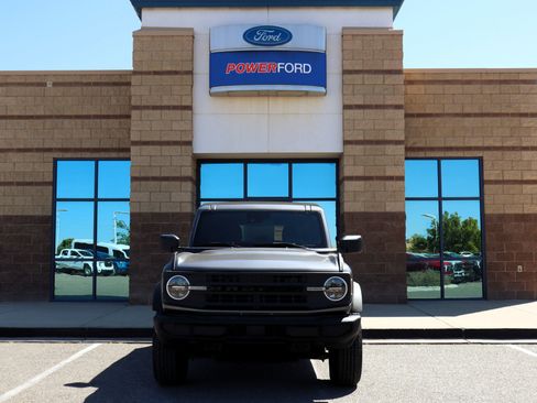 Used 2021 Ford Bronco 4-Door AWD/4WD image 3