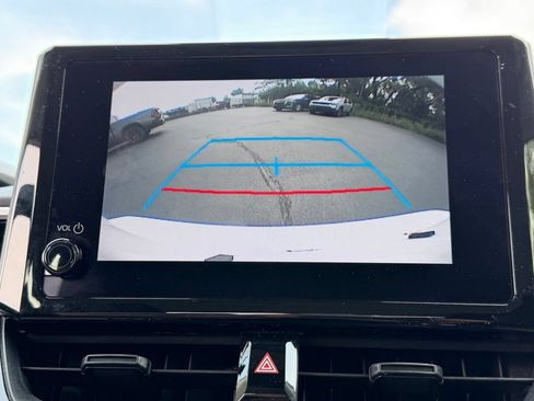 Used 2025 Toyota Corolla LE FWD image 31