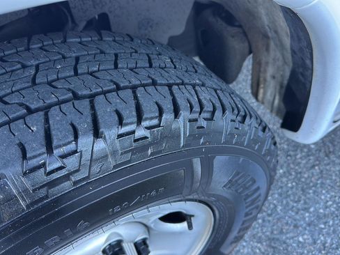 Used 2022 Chevrolet Express 2500 w/ Driver Convenience Package image 25