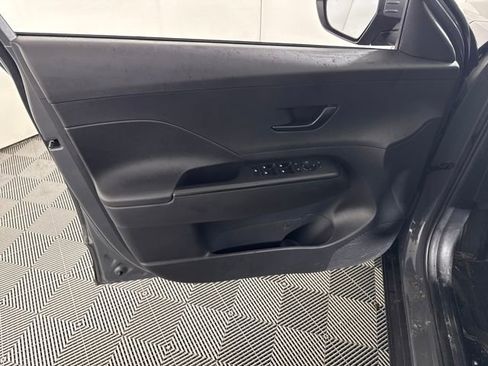 Used 2025 Hyundai Kona SE image 26