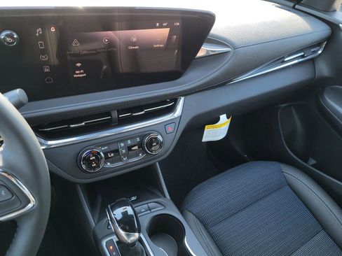 New 2026 Buick Envista Sport Touring w/ Convenience I Package FWD image 8