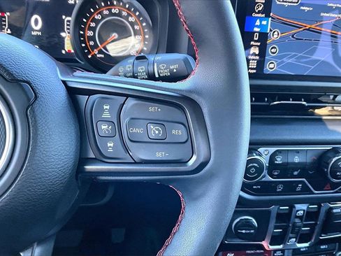 Certified 2024 Jeep Wrangler Unlimited Rubicon w/ Technology Group image 29